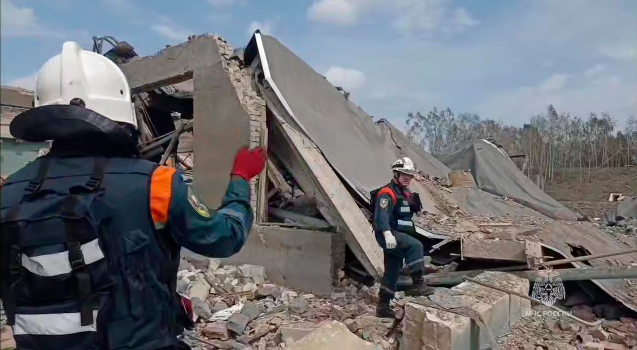 Twintig doden en ruim honderd gewonden na explosie en brand in Russische fabriek