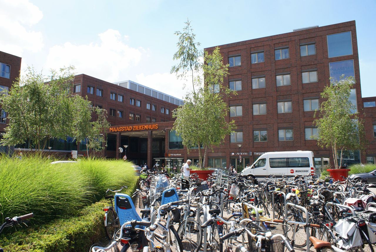 Het Maasstad Ziekenhuis vangt de klappen op nadat VGZ-verzekerden niet meer doorverwezen worden naar het Ikazia Ziekenhuis omdat er te weinig zorg is ingekocht door de verzekeraar.