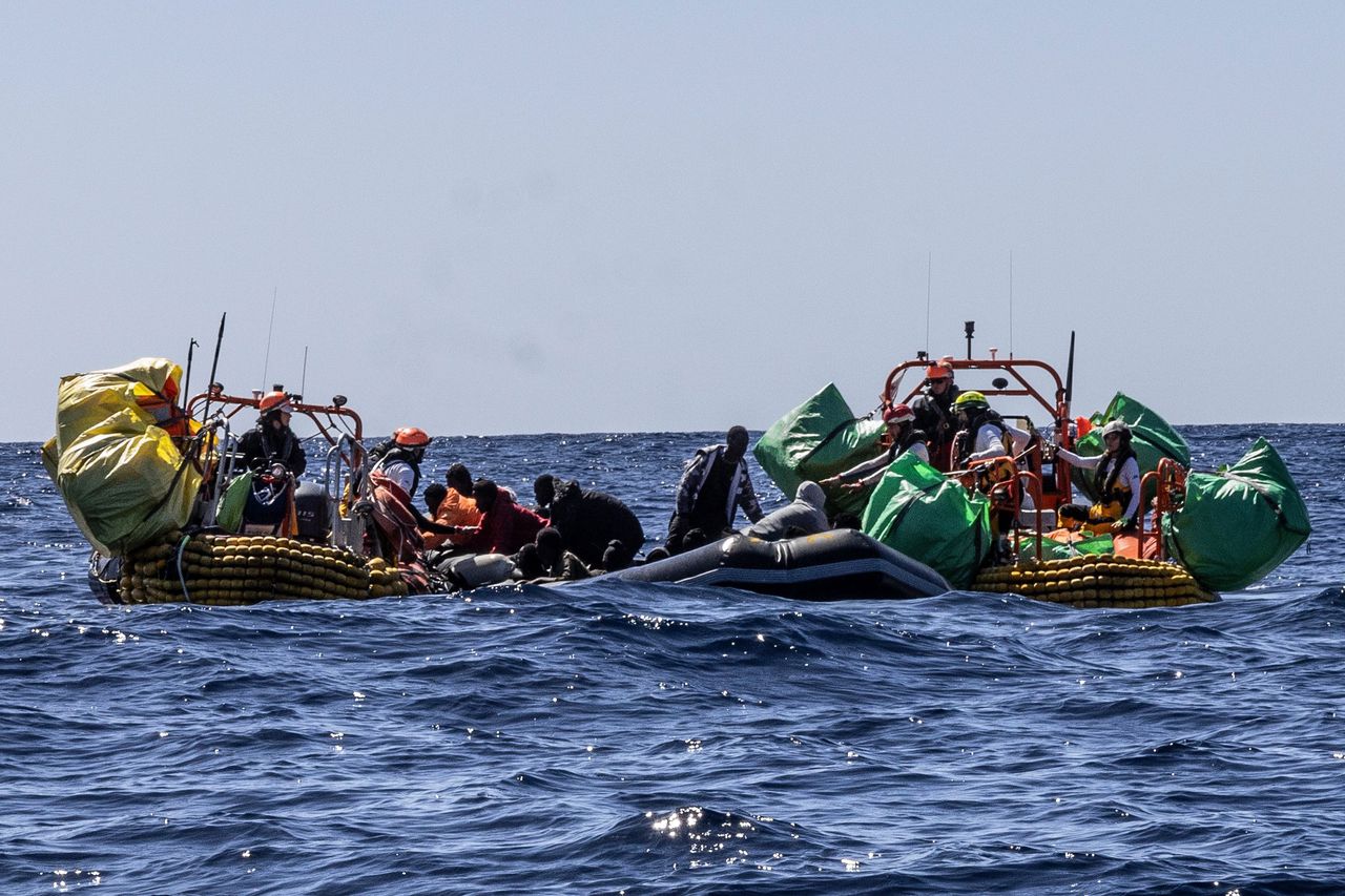 Zeker zestig migranten vermist in Middellandse Zee, honderden op tijd gered 