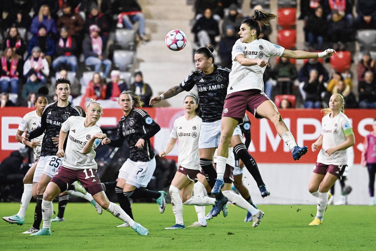 ‘Wij bereiken veel met talent van eigen bodem’, zegt Ajax-manager Daphne Koster voor het duel met Bayern München 