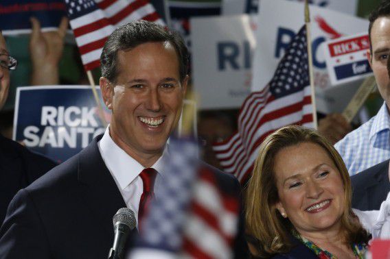 Voormalig senator Rick Santorum kondigde vannacht zijn kandidaatschap aan voor de Republikeinse voorverkiezingen in Cabot, Pennsylvania.