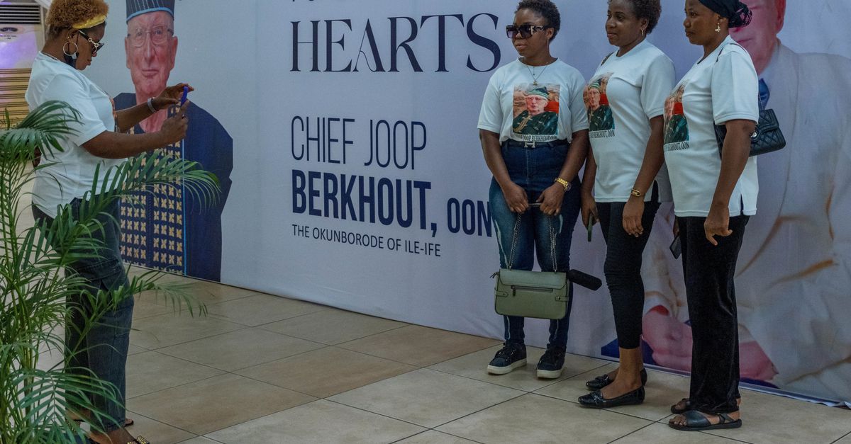 Nigeria neemt afscheid van ‘chief’ Joop Berkhout, gewiekste zakenman met een passie voor boeken