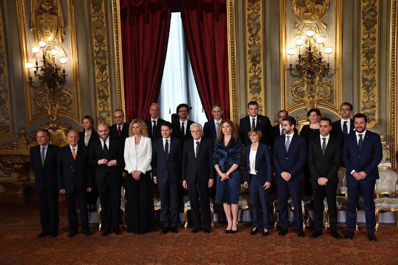 De nieuwe Italiaanse regering tijdens de beëdiging vrijdag.