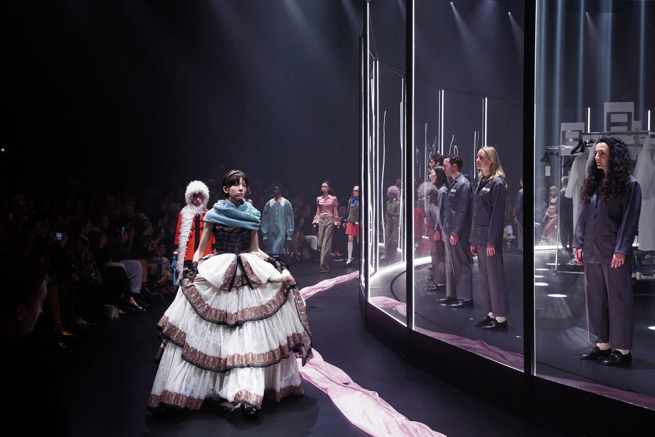 De show van Gucci tijdens de modeweek van Milaan in februari, het is een van de merken die voor grote veranderingen pleit.