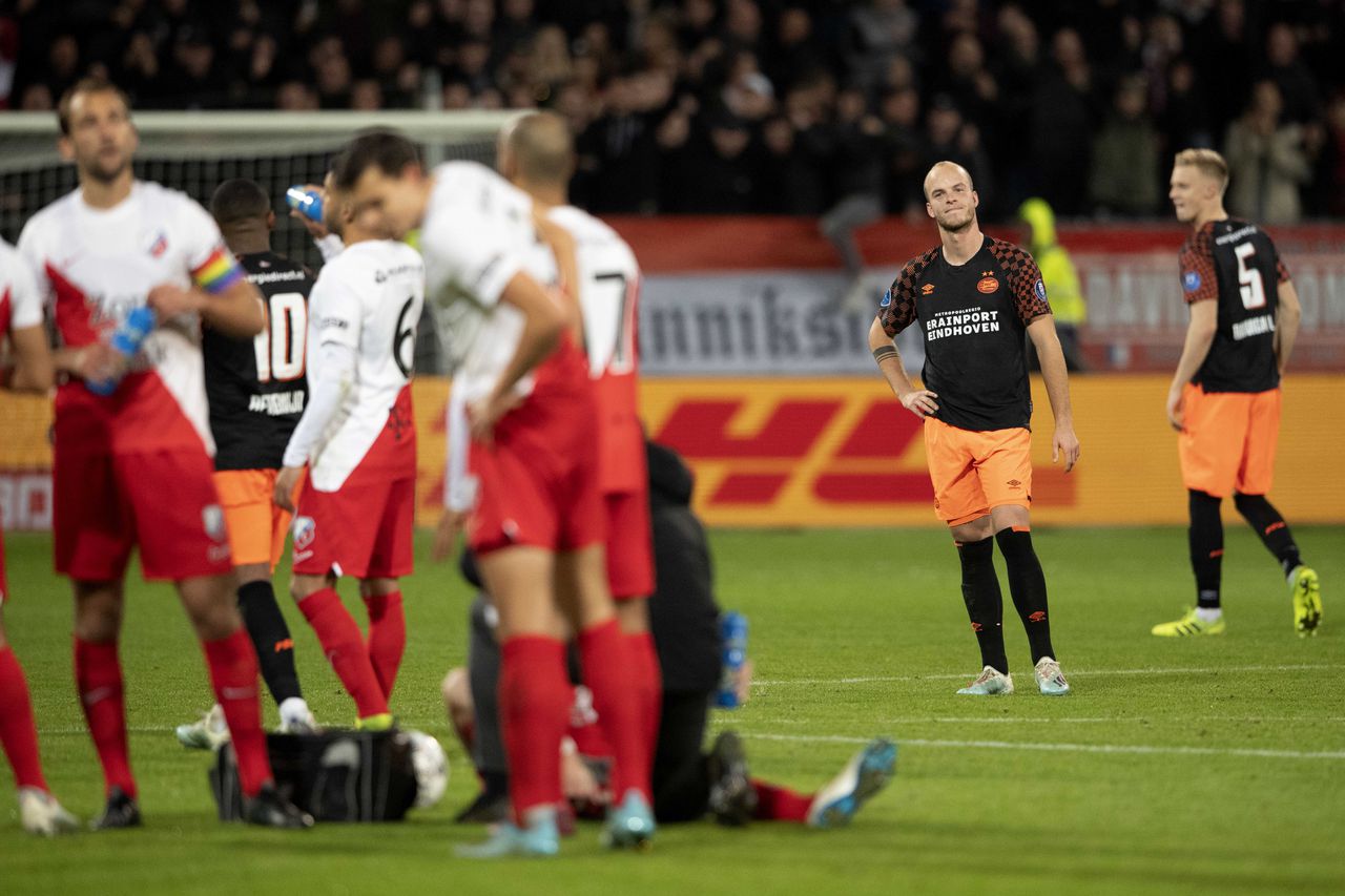 PSV lijdt nederlaag tegen FC Utrecht, Ajax wint moeizaam van RKC 
