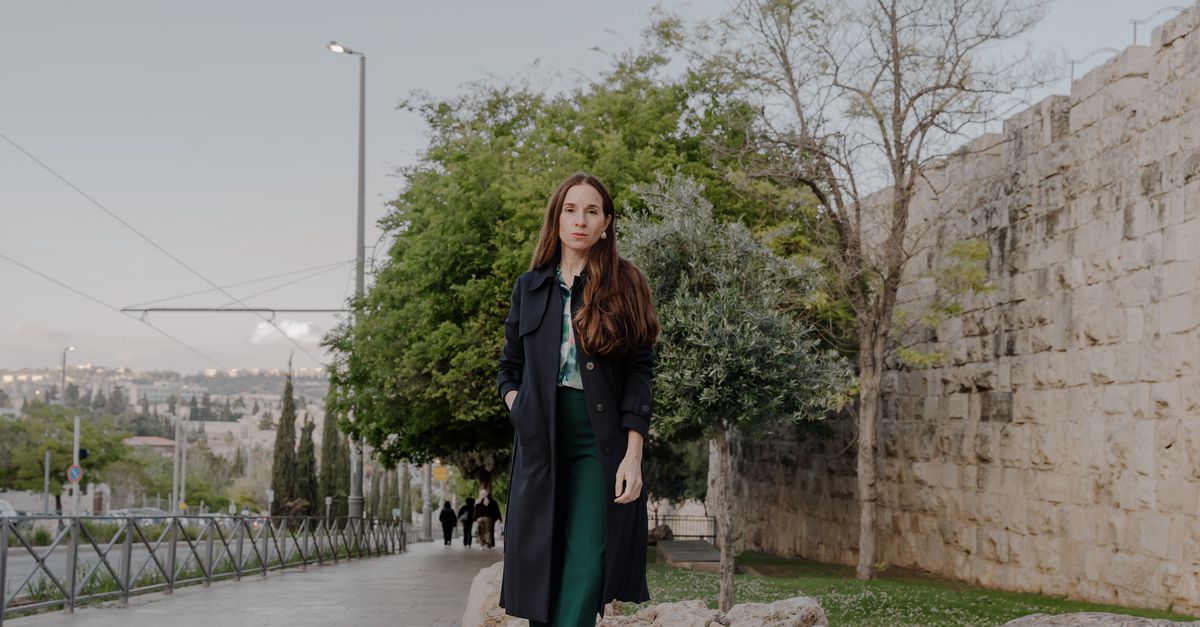 NOS-correspondent Nasrah Habiballah verlaat Israël. ‘Het is genoeg geweest’
