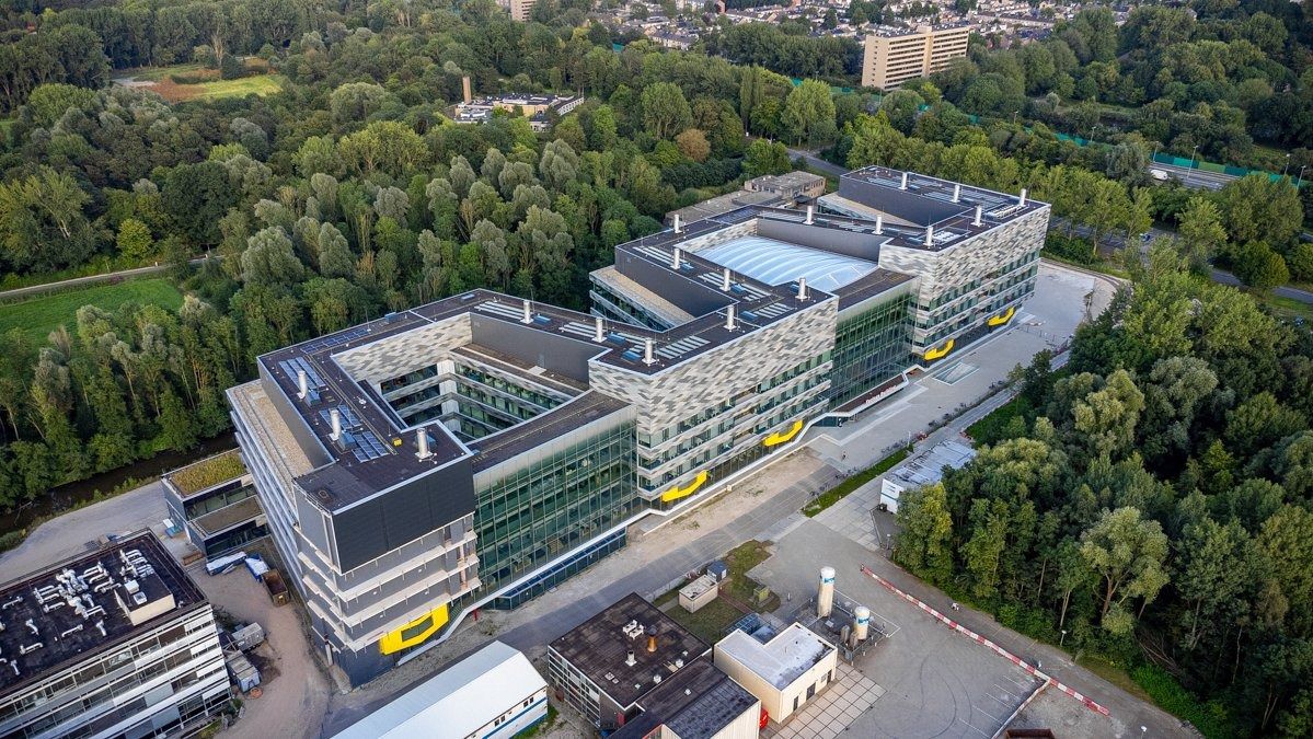 Een werkelijk prachtig gebouw van de Groningse universiteit, maar erin werken is onmogelijk