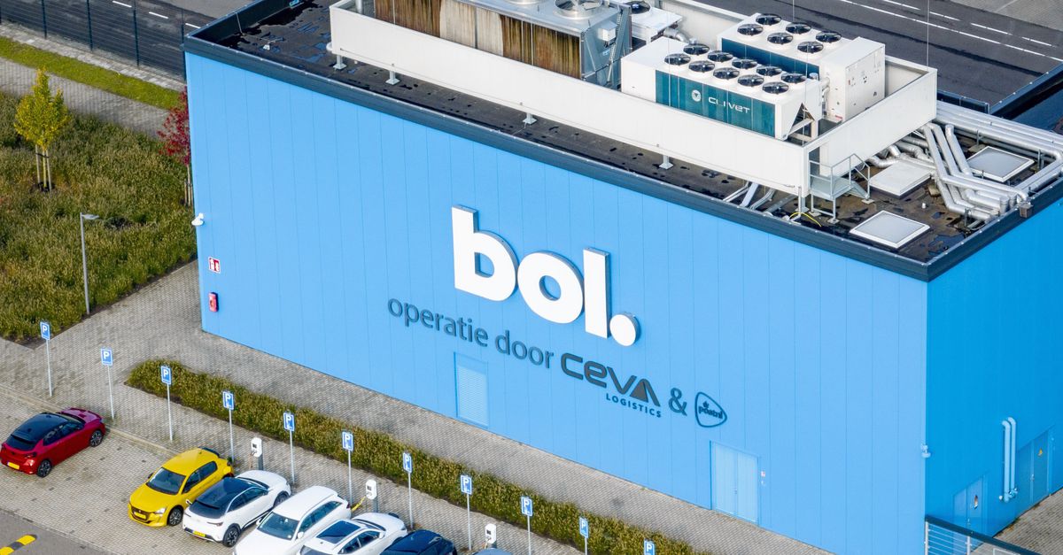Consumentenbond wil dat bol en Amazon stoppen met ‘nepkortingen’