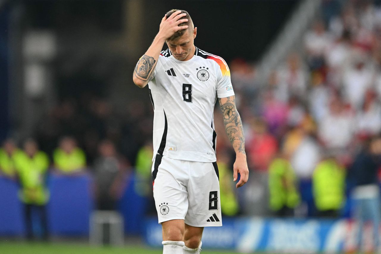 In Greifswald zien ze hun voorbeeld Toni Kroos in zijn laatste wedstrijd als profvoetballer verliezen van Spanje 