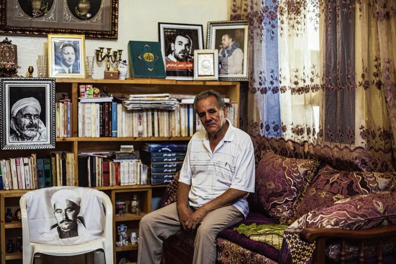 Boven: Ahmed Zafzafi reist iedere woensdag 600 kilometer naar Casablanca om zijn zoon in de gevangenis te bezoeken. Onder: Duizenden mensen gingen op 11 juni de straat op in Rabat uit protest tegen corruptie en misbruik bij de Marokkaanse overheid.