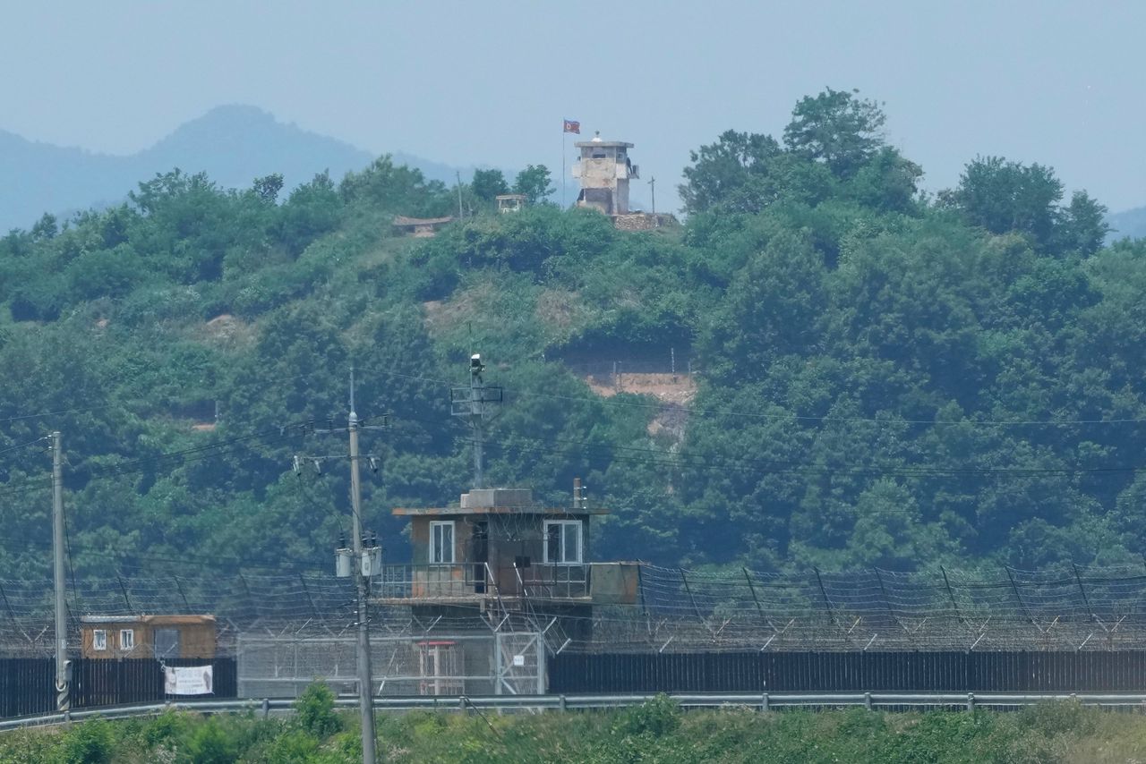 Noord-Koreaanse militairen gaan opnieuw grens over, Zuid-Korea reageert met waarschuwingsschoten 