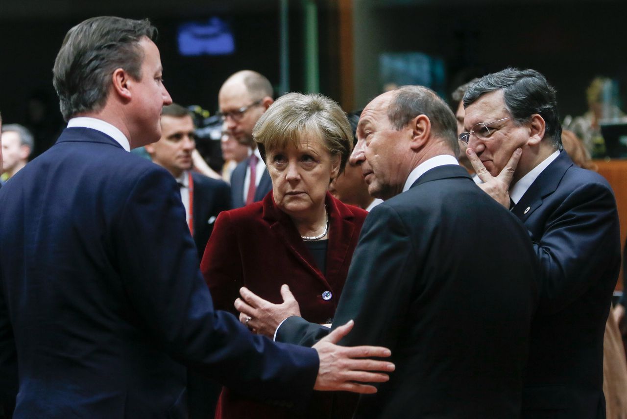 Merkel met de toenmalig Britse premier David Cameron (links) in 2014.
