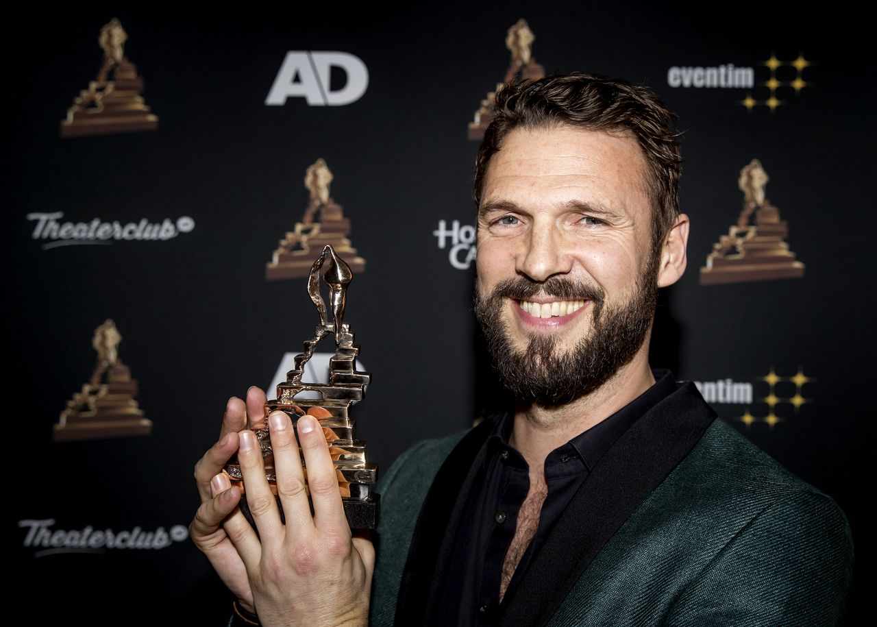 Pieter Embrechts kreeg op de Musical Awards de prijs voor beste mannelijke hoofdrol voor zijn rol in Lazarus.