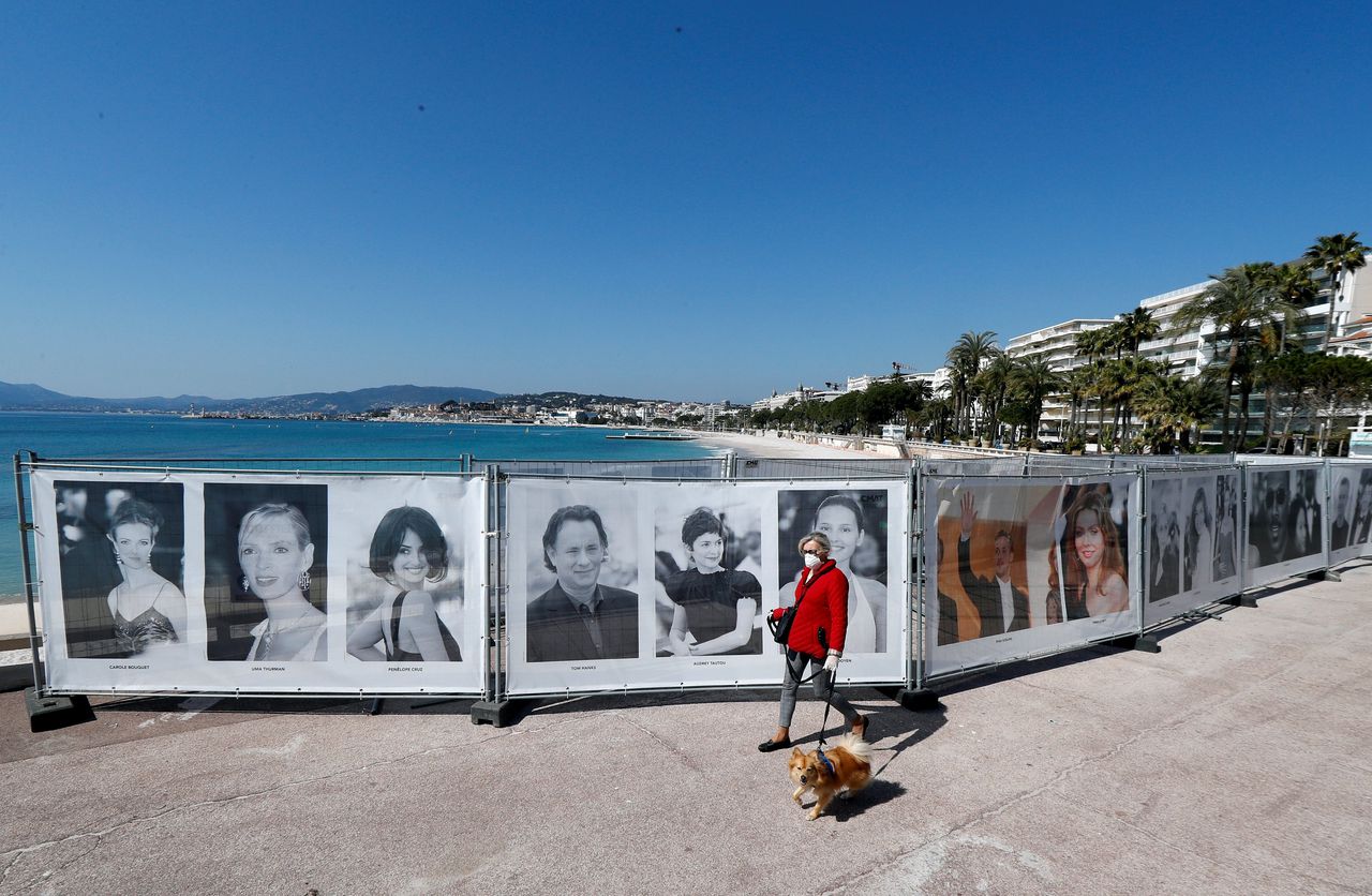 Foto’s van filmsterren op het filmfestival in Cannes aan de kunst van de Franse badplaats vorige maand.