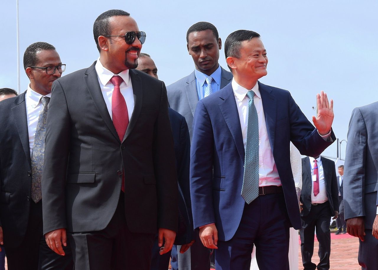 De Ethiopische premier Abiy Ahmed en de Chinese filantroop Jack Ma.