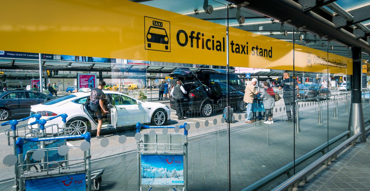 Taxi's bij luchthaven Schiphol.