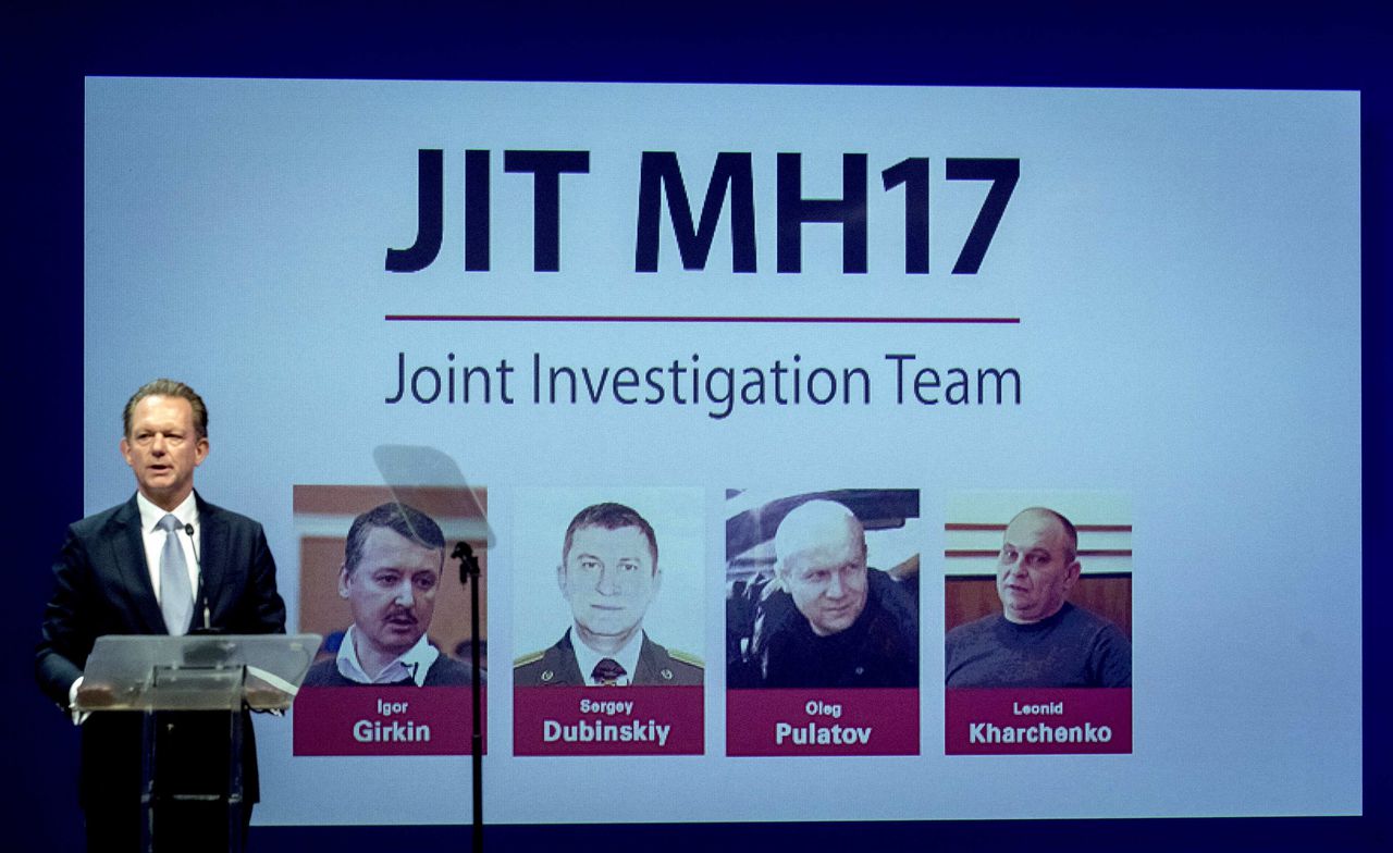 Fred Westerbeke van het Joint Investigation Team (JIT) geeft een toelichting op de nieuwste bevindingen in het strafrechtelijk onderzoek rond het neerhalen van vlucht MH17. Vlucht MH17 werd op 17 juli 2014 boven het oosten van Oekraïne uit de lucht geschoten waardoor 298 mensen omkwamen, onder wie 193 Nederlanders.