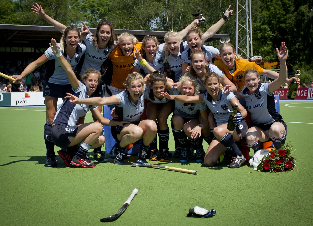 Laren in betere tijden: de hockeydames van Laren in 2012 na het winnen van de EuroHockey Club Champions Cup (ECCC).