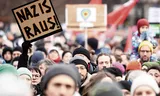 Demonstration against the AfD at the Brandenburg Gate in Berlin, with the motto 'defend democracy', Sunday.