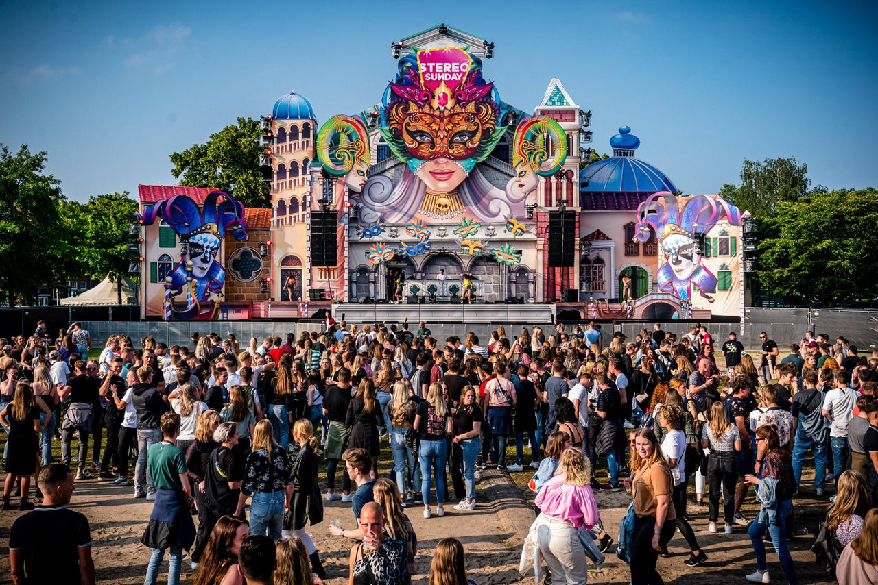 Een festival in Venlo begin juli, toen de regels soepeler waren. Nu gelden weer strenge regels.