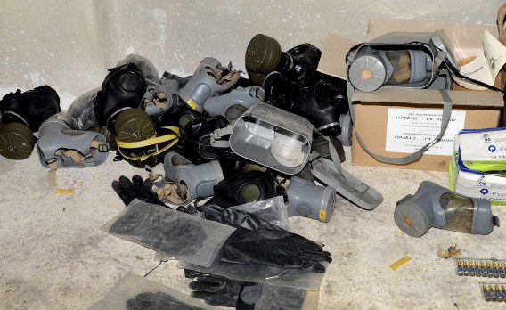 Een lading gasmaskers, aangetroffen in een opslagplaats in Damascus.