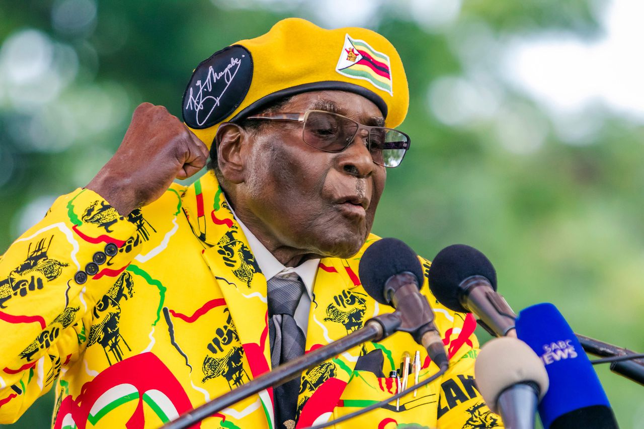 Mugabe afgezet als leider door regeringspartij 