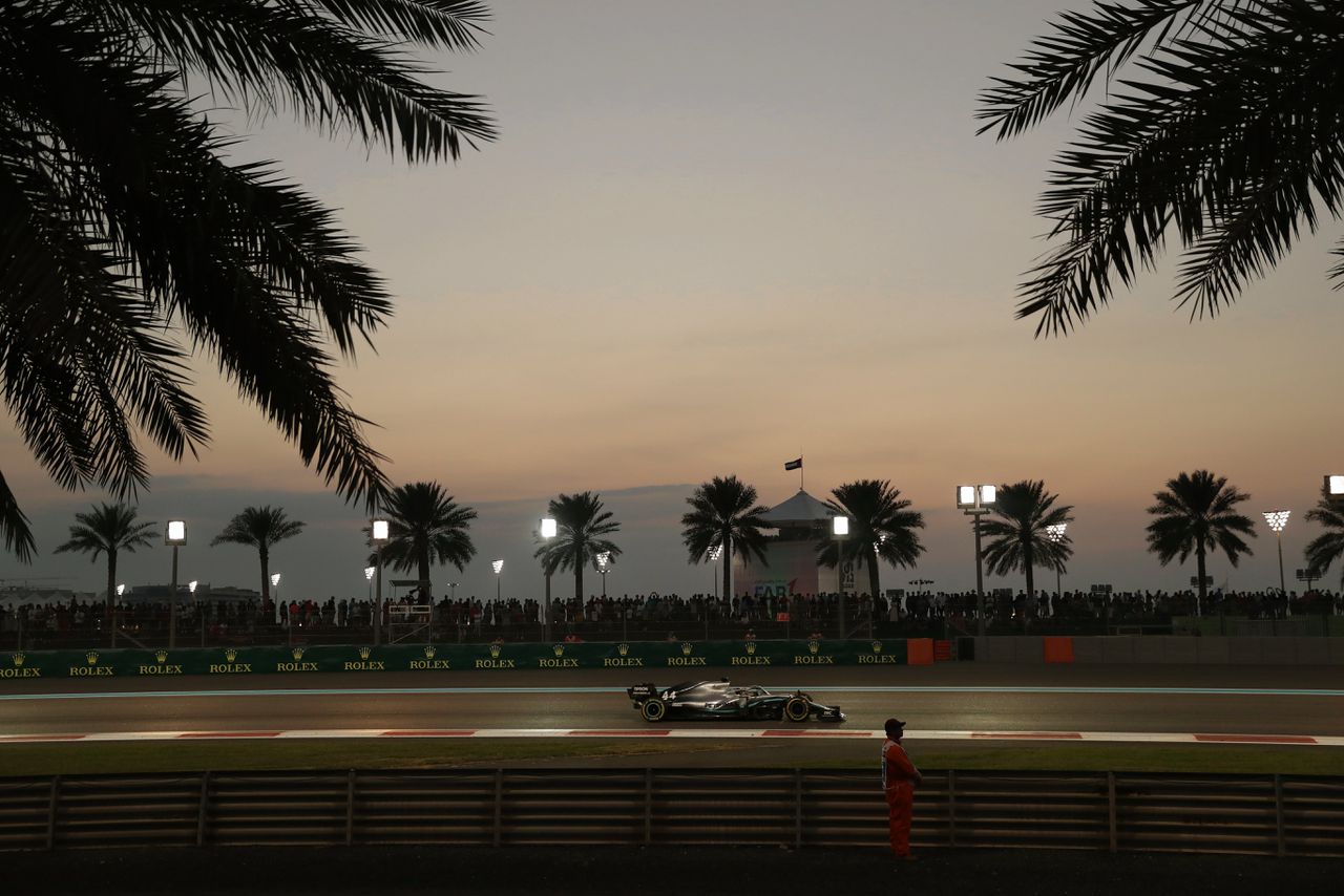 Max Verstappen sluit Formule 1-seizoen af als derde 