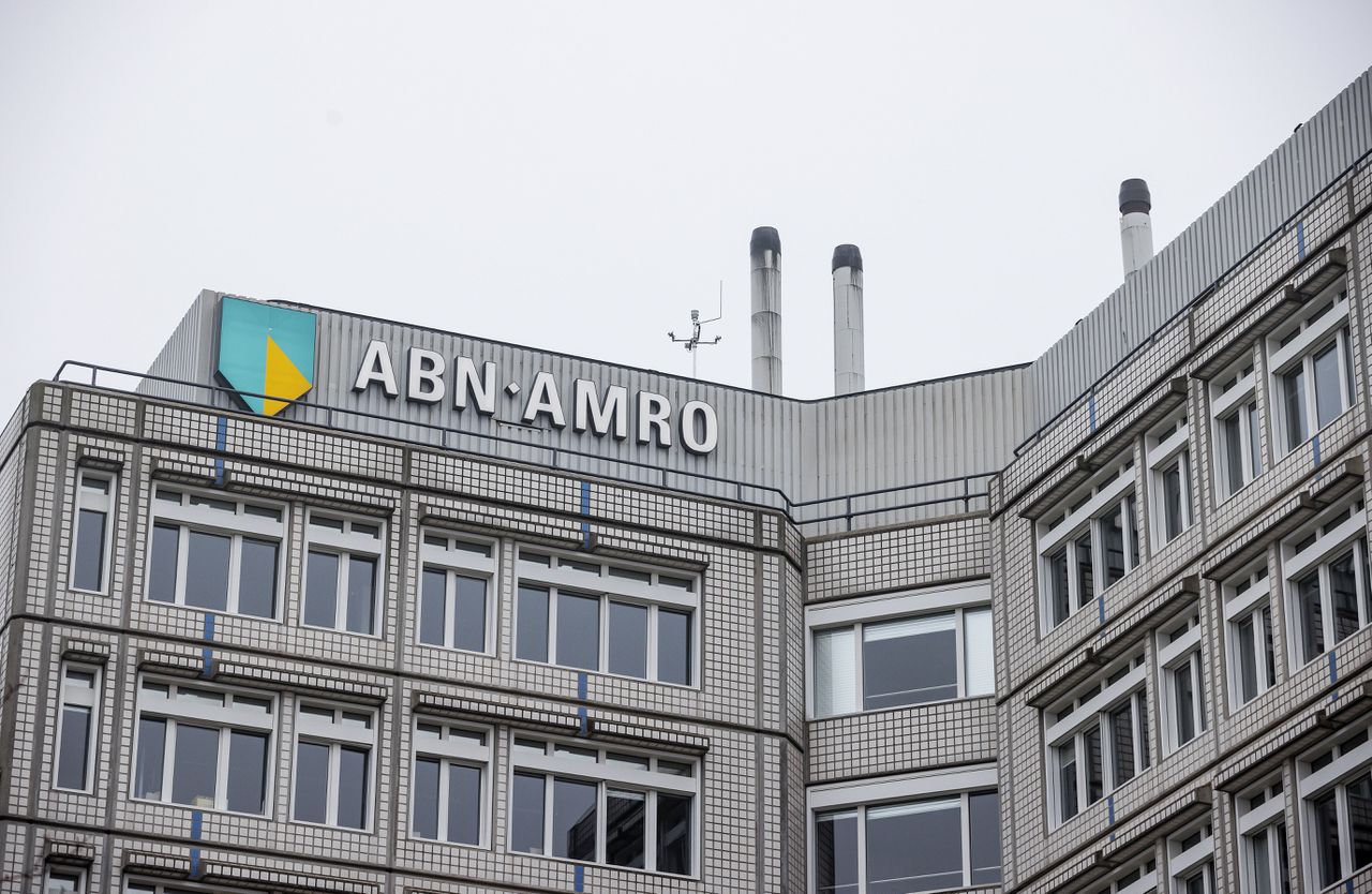 ABN Amro boekte vorig jaar bijna 1,9 miljard euro winst, mede door de gestegen rente.