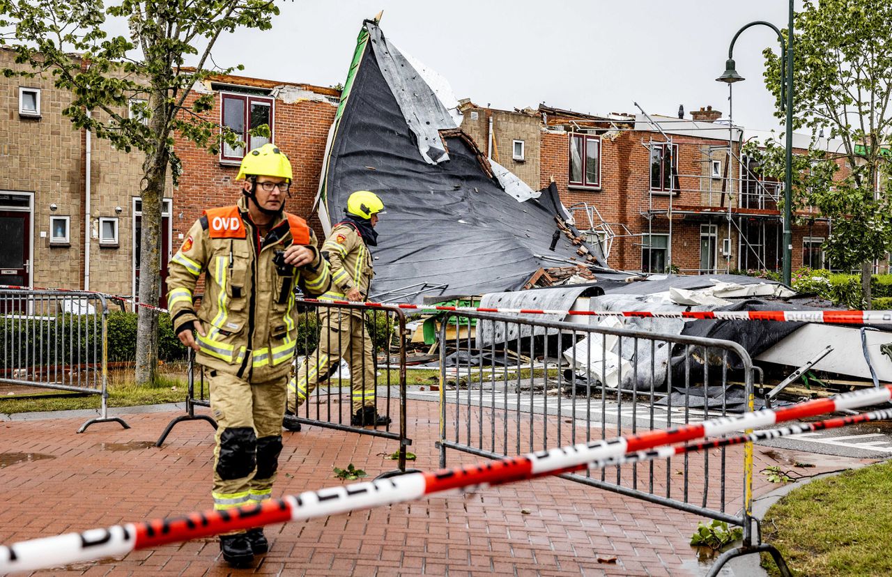 Zeker 150 huizen zwaar beschadigd door windhoos Zierikzee 