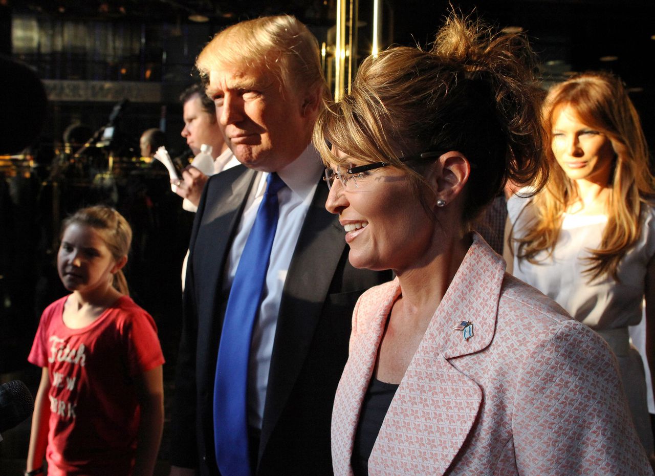 Archieffoto uit 2011 met Palin en Trump op de achtergrond.