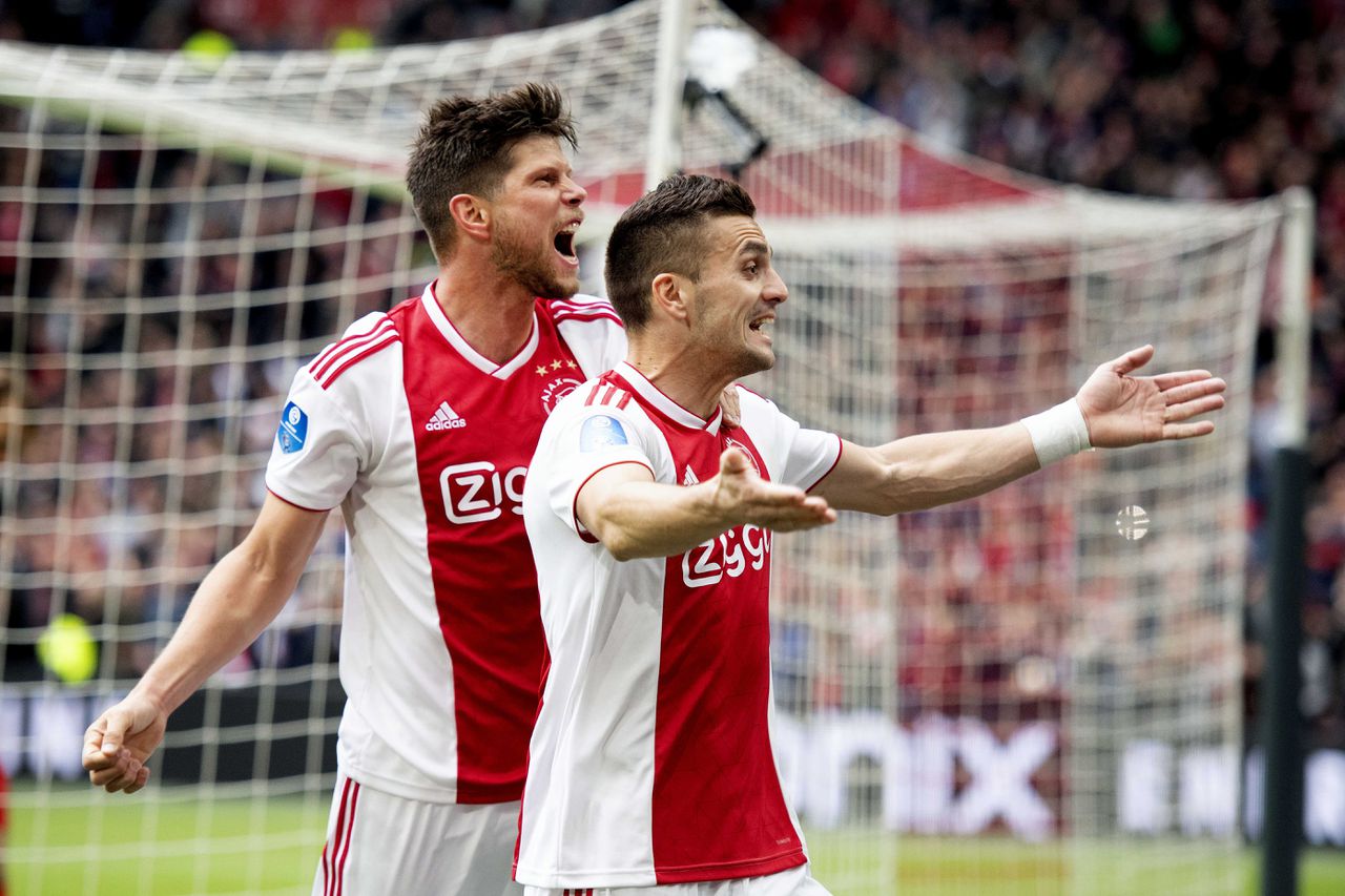 Dusan Tadic van Ajax heeft de 3-1 gescoord.
