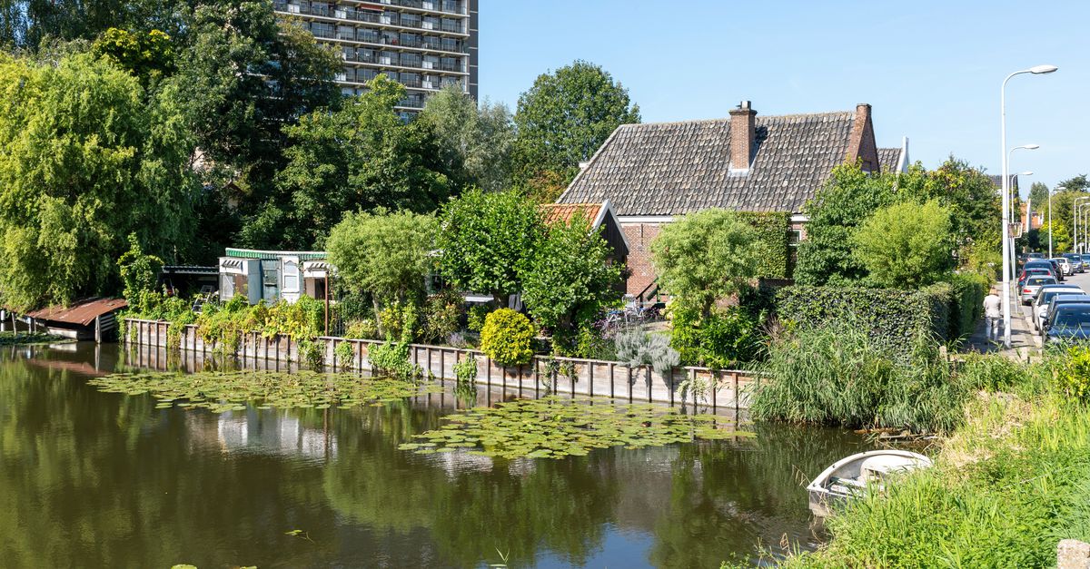 'Dorpen, ga ook bouwen voor Amsterdammers' - NRC