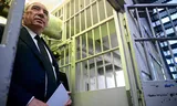 French police picks up 25 suspects for attacks on prisons