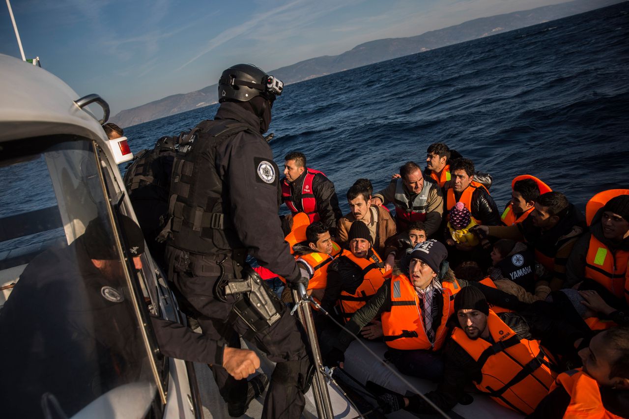 Vondst van 92 naakte vluchtelingen nieuw dieptepunt in Grieks-Turkse migratieruzie 
