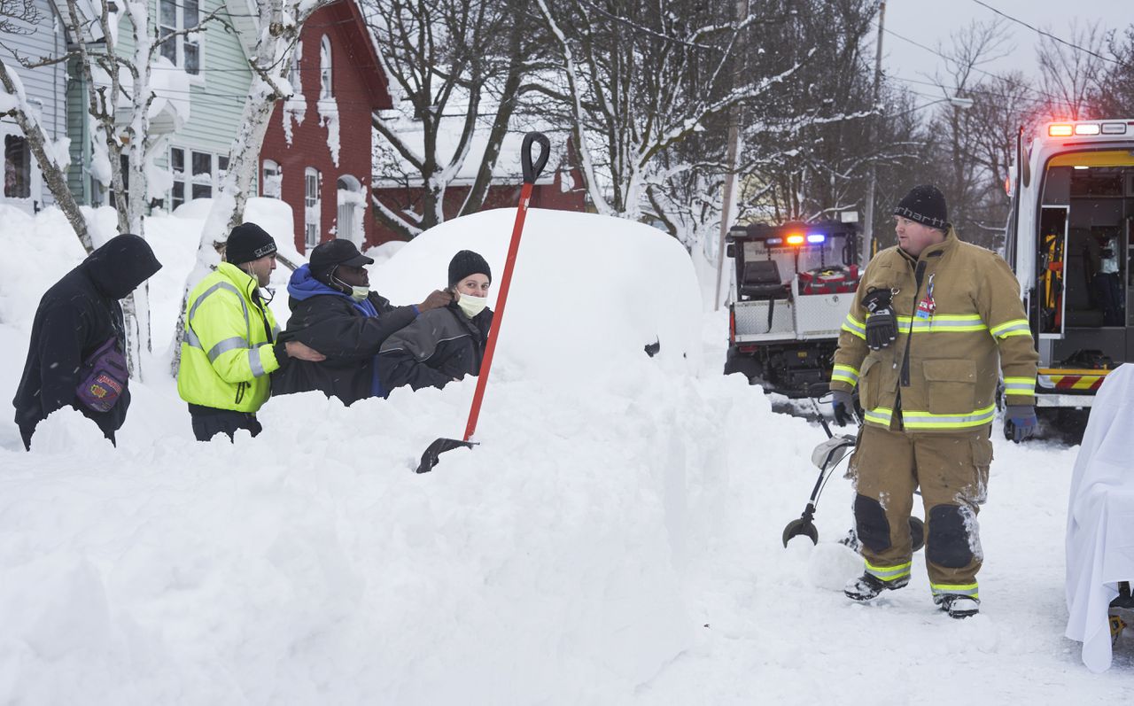 Zeker 27 doden na ‘epische’ sneeuwval in westelijk New York 