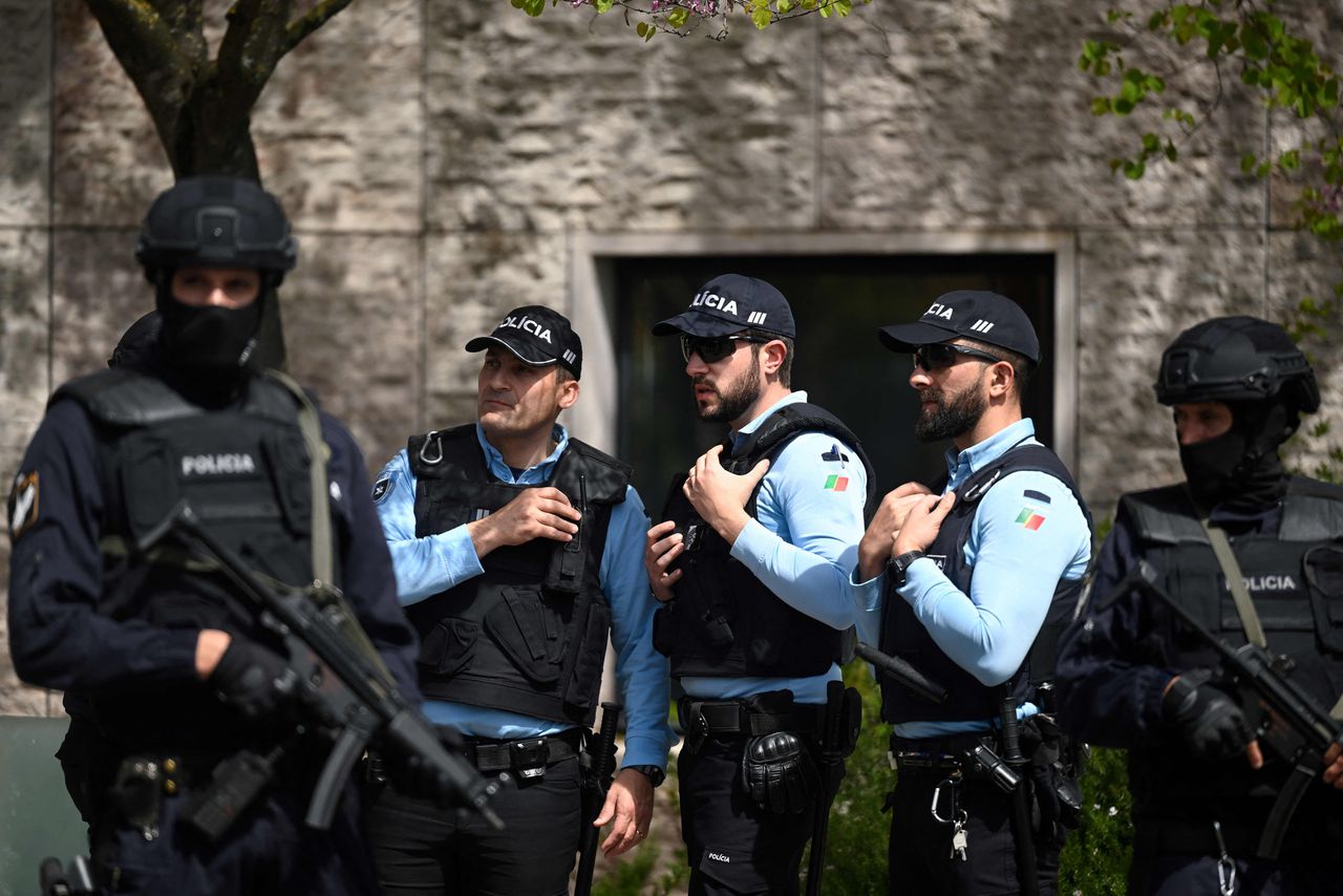 Twee vrouwen overleden door messteken bij aanval in islamitisch centrum in Lissabon 