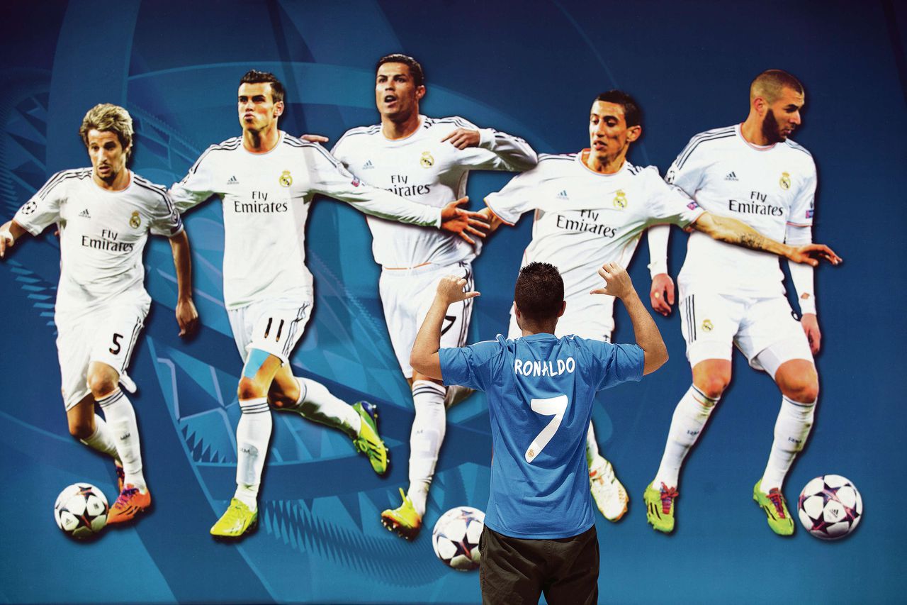 Van de Portugese sterspeler Cristiano Ronaldo wordt verwacht dat hij Real Madrid naar de tiende overwinning van de Champions League [voorheen Europa Cup I] leidt.