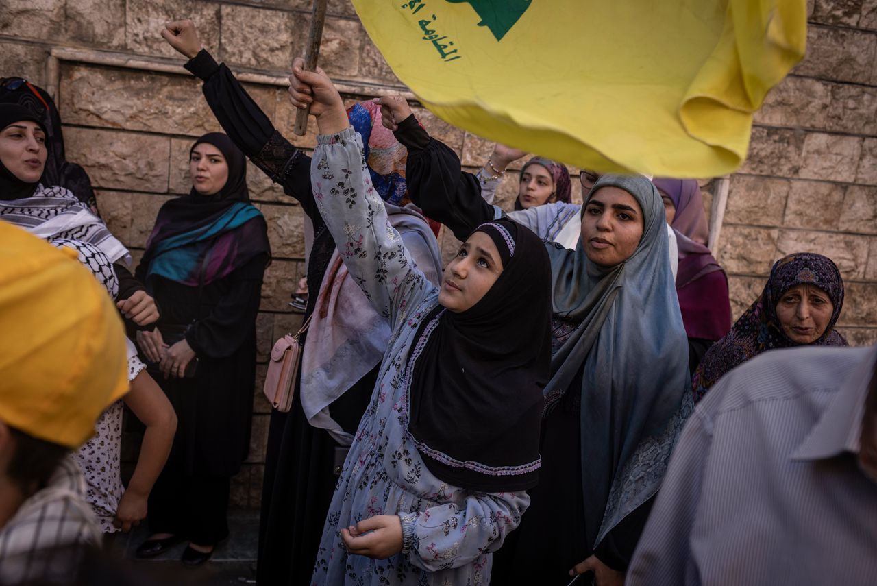 Een oud conflict laait weer op, nu Zuid-Libanon beschoten wordt door Israël. ‘De enige die ons beschermt is Hezbollah’ 