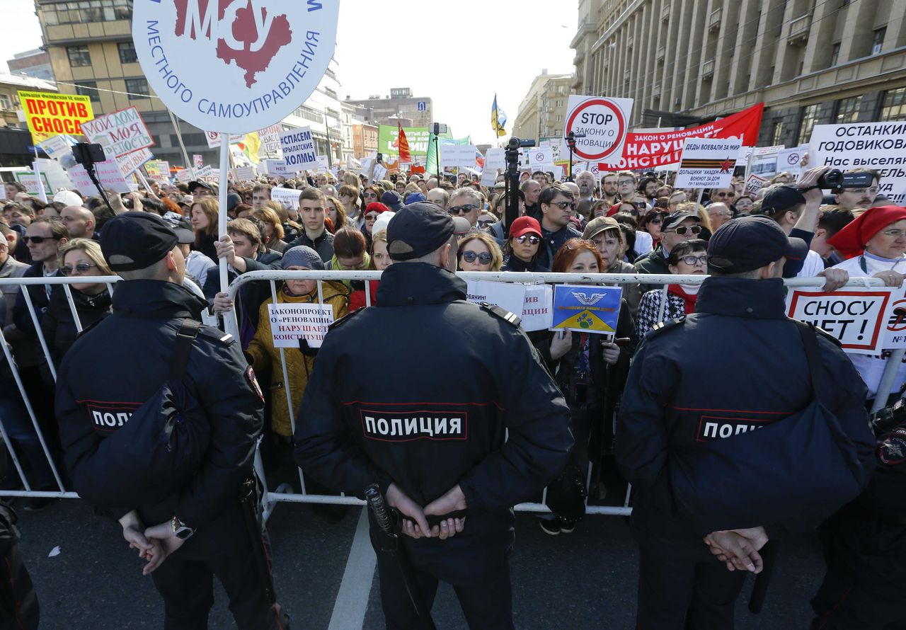 Tienduizenden Russen protesteren tegen sloop 