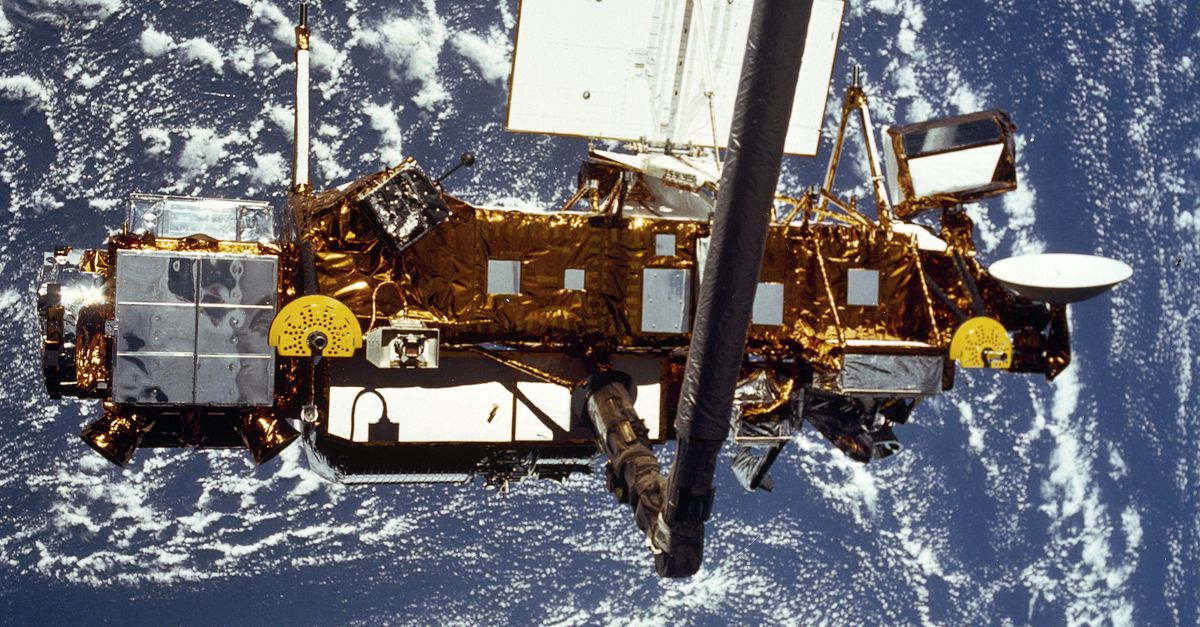 Satelliet valt op de aarde NRC