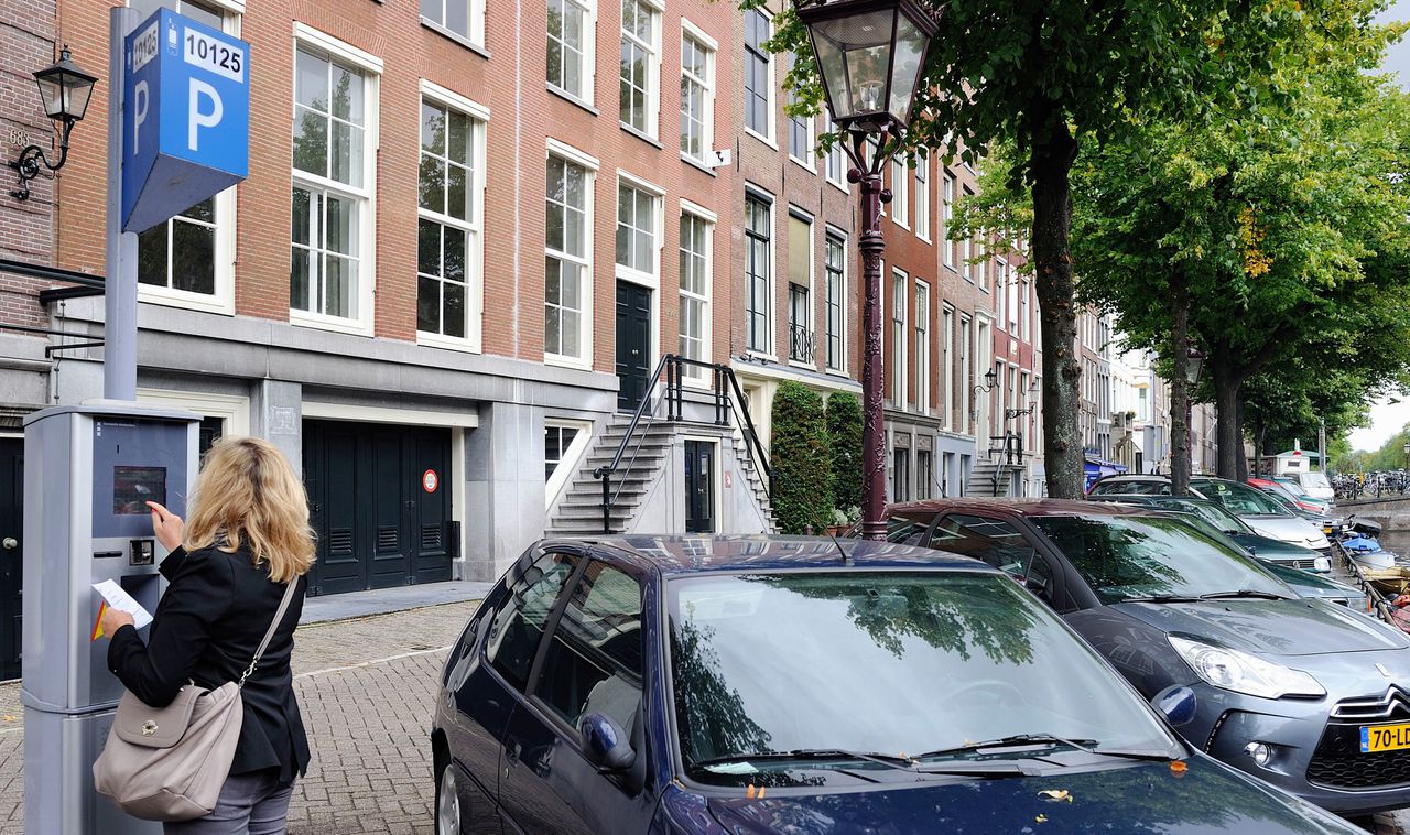 Collegeakkoord Amsterdam: parkeertarief naar 7,50 euro 