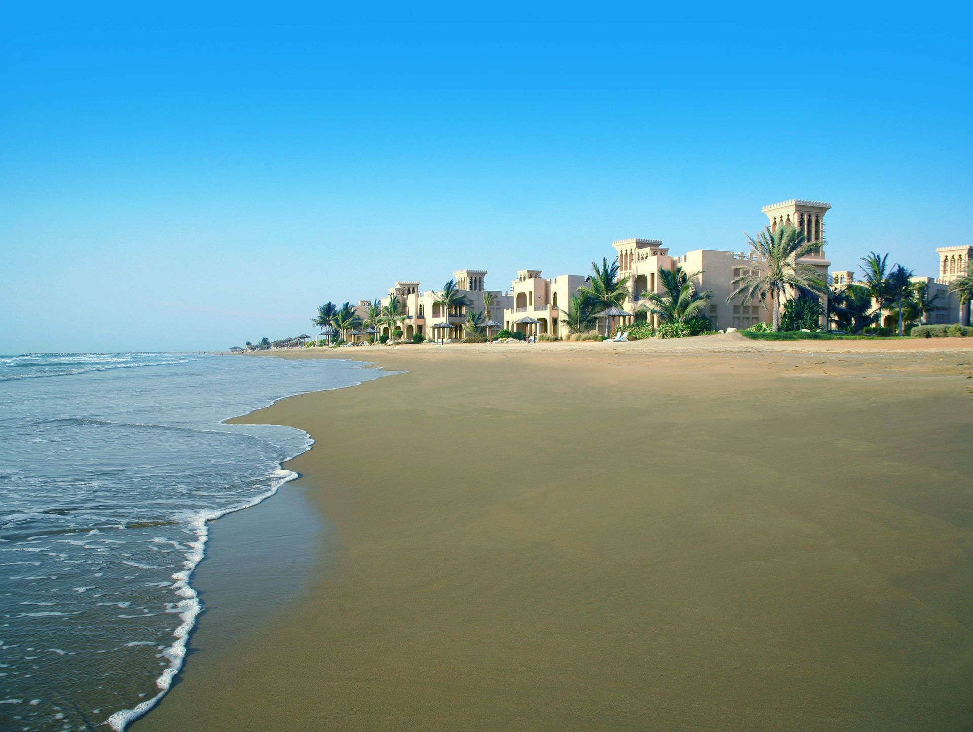 Аль хайм пляж. ОАЭ рас-Эль-Хайма. Рас Аль Хайма ОАЭ. Рас Аль Хайм ОАЭ пляж. Рас Аль Хайма пляжи.