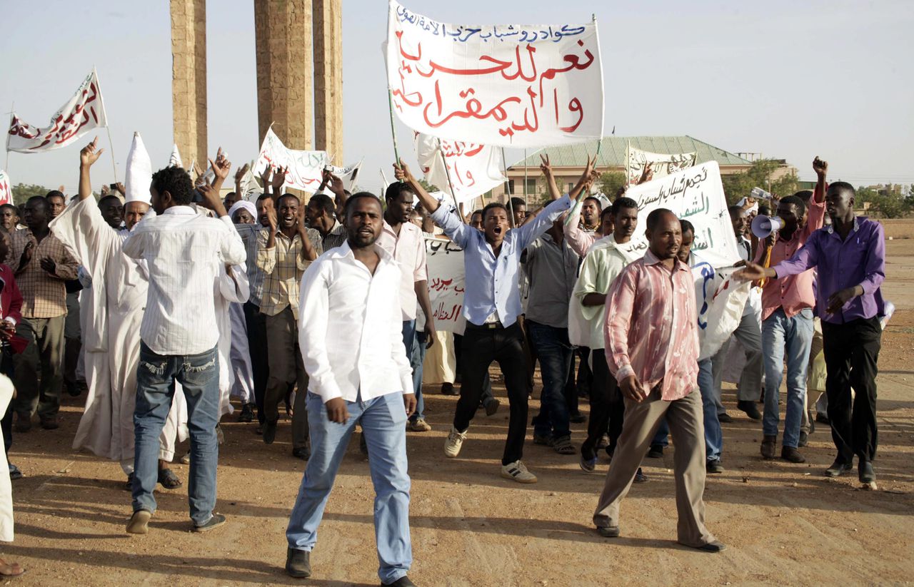 Archieffoto van een oppositiebetoging in de Soedanese hoofdstad Khartoum
