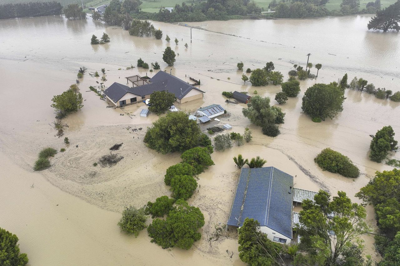 Verwoesting en verbijstering in NieuwZeeland door storm Gabrielle NRC