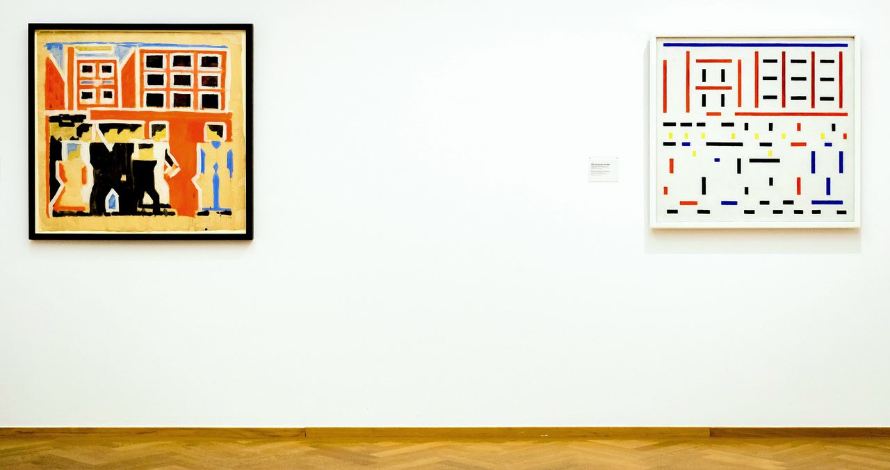 Schilderijen van Piet Mondriaan en Bart van der Leck in het Gemeentemuseum Den haag.